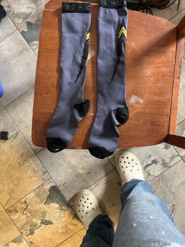 Howies Hockey Thin Socks Gray Unisex Youth M (New without Tags)
