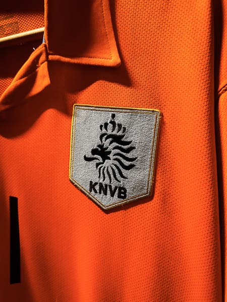 Netherlands 2006/08 Home Jersey Robben #11 XL Nike Shirt (MPN