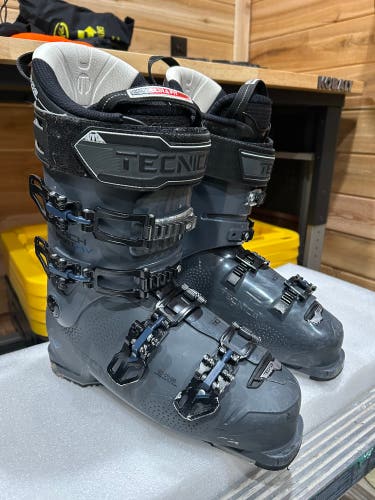 Mondo 28 & 28.5 Men's Tecnica Mach Sport All Mountain Ski Boots Medium Flex (Used)