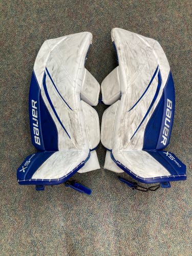 White 30" Intermediate Bauer Vapor X5 Pro Goalie Leg Pads (Used)