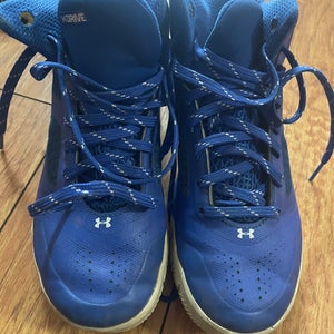 Kid's 4.5Y (Big Kids / Youth) Under Armour Shoes (Used)