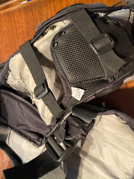 Medium Vaughn Velocity V9 Goalie Chest Protector (Used)