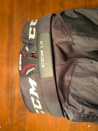 Junior Large CCM Axis A1.5 Hockey Goalie Pants (Used)