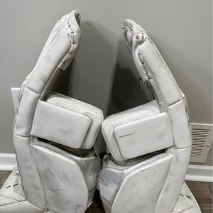 31" CCM EFlex 5 Goalie Leg Pads (Used)