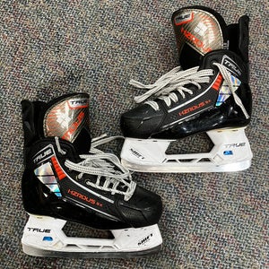 True HZRDUS 5X Hockey Skates | Size 1.5 R