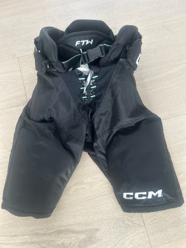 Women’s Senior Small CCM Hockey Pants (Used)