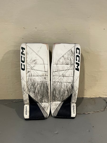 32" CCM EFlex 6 Goalie Leg Pads Pro Stock (Used)