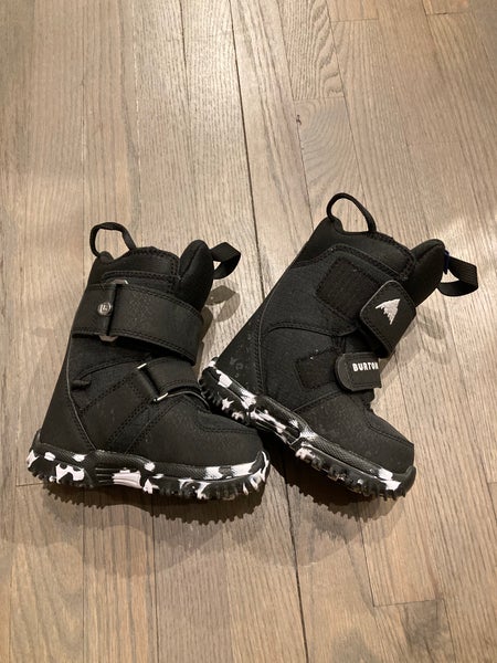 Burton Mini Grom Snowboard Boots | Youth Size 9