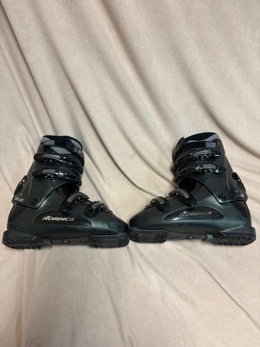 Mondo 29 & 29.5 Men's Nordica All Mountain Trend 05 Ski Boots (Used)