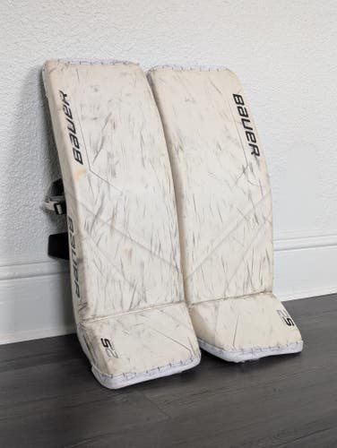 Medium Bauer Supreme 2S Pro Goalie Leg Pads FREE SHIPPING