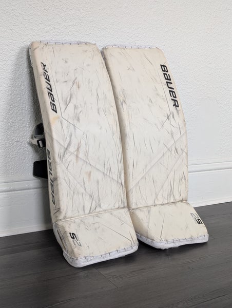 Medium Bauer Supreme 2S Pro Goalie Leg Pads FREE SHIPPING