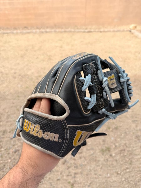 Wilson A2000 RH Infield Baseball Glove 11.5" (Used)