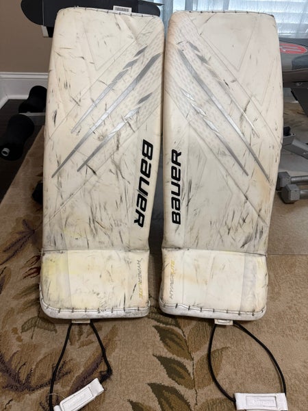 Small (33") Bauer Vapor Hyperlite Goalie Leg Pads (Used)