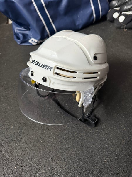 Small Bauer 4500 Helmet w/ pro clip visor
