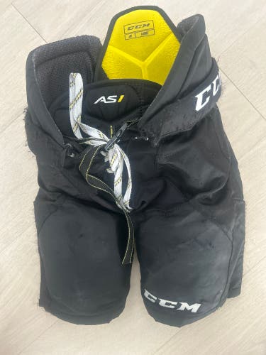 Junior Large CCM Hockey Pants (Used)