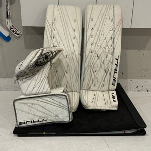 FULL RIGHT 34" True L20.2 Goalie Leg Pads (Used)