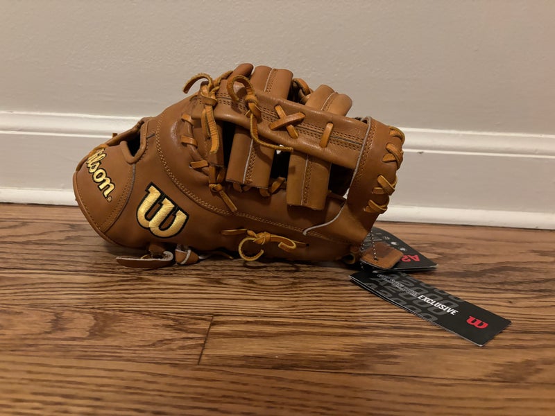 Wilson A2000 1679 RH First Base Baseball Glove Light Break In