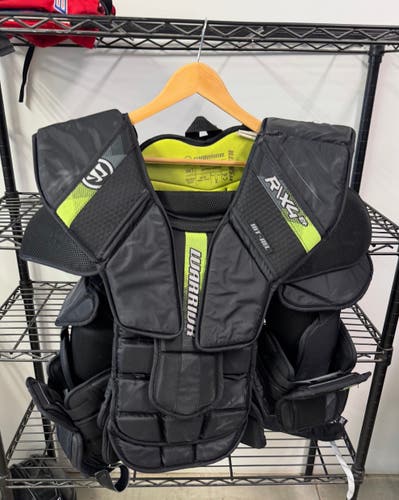 Medium Warrior RITUAL X4 E+ Goalie Chest Protector (Used)