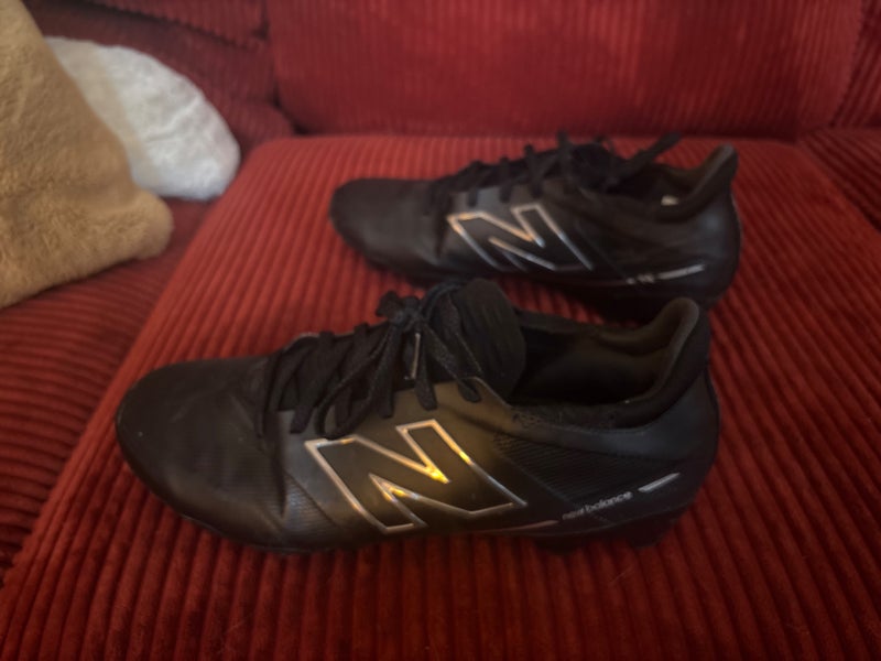 Men's Size M 10.0 (W 11.0) New Balance Low Top Molded Cleats (Used)