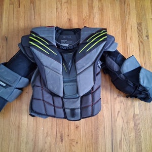 SR Large Bauer Hyperlite Goalie Chest Protector (Used)