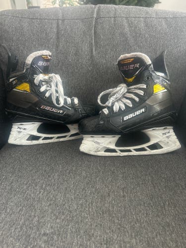 Bauer Supreme 3S Pro Hockey Skates Regular Width Size 3.5 (Used) - without blade