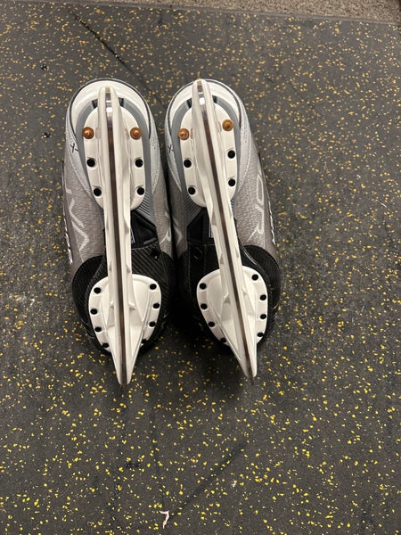 2021 Bauer Vapor Hyperlite Hockey Skates 7.5 (Used)