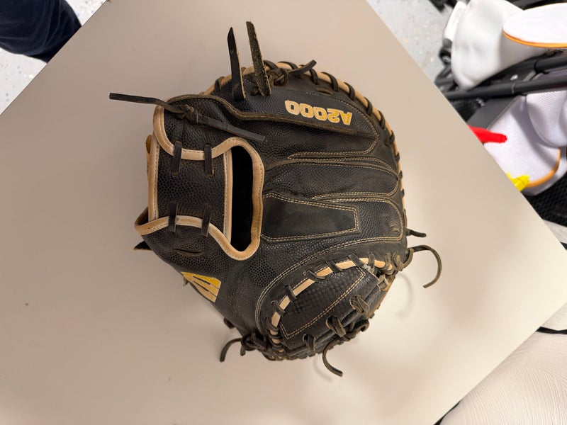 RH Wilson A2000 Catcher's Glove 33.5" (Used)