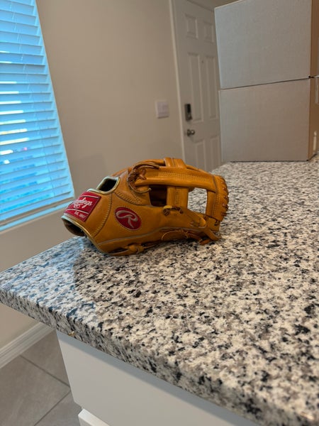 AK2 TT2 pattern Rawlings Heart of the Hide Baseball Glove 11.5" (Used)