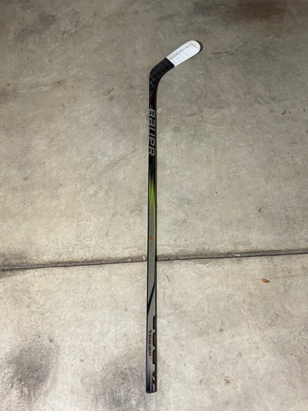 Senior Bauer Vapor Hyperlite 2 Right Handed Hockey Stick P92 77 Flex (Used)