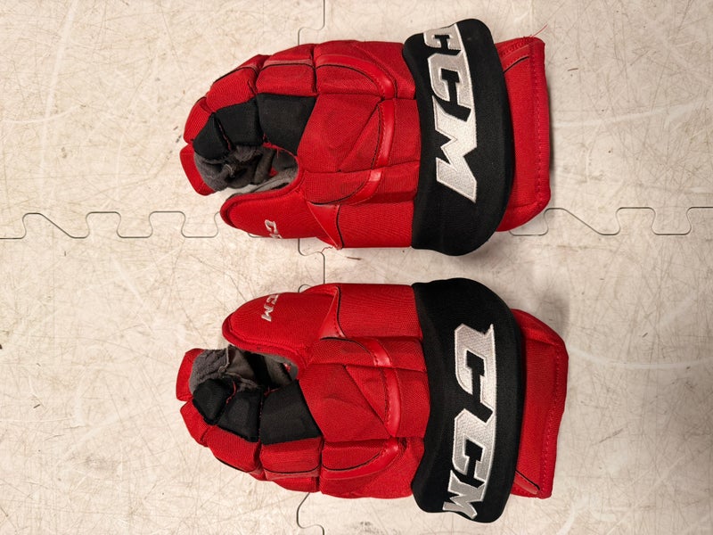 Carolina Hurricanes CCM HG12 Gloves 14" Pro Stock (Used)