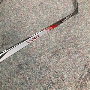 New Bauer Vapor X Team Hockey Stick | RH P28 Senior 70 Flex Pro Stock
