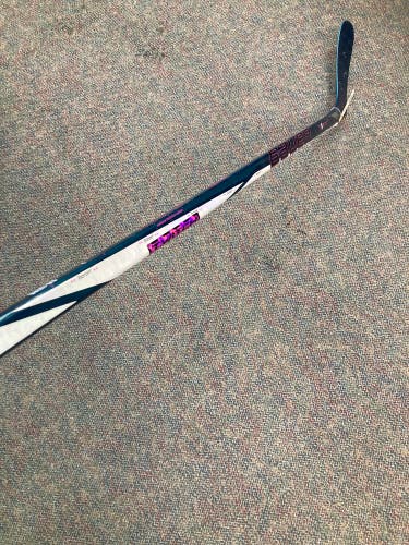 Senior Bauer Twitch Hockey Stick Left Hand P92 77 Flex Pro Stock (Used)