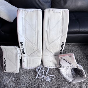 32" (XS) Bauer Mach Used Full Set