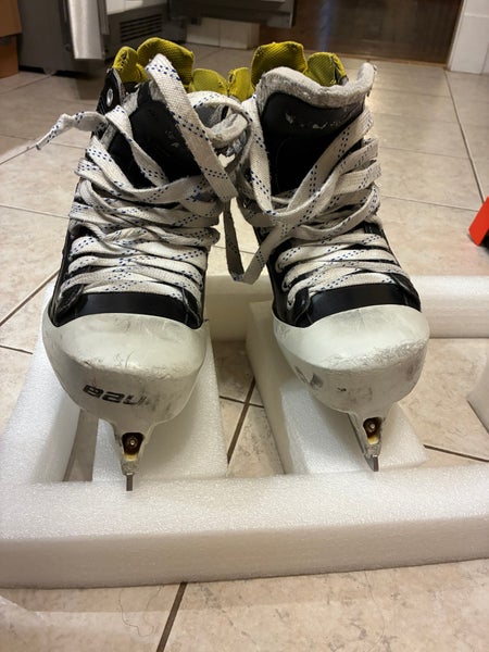 Bauer Supreme One60 Hockey Goalie Skates Regular Width Pro Stock 10.5 (Used)