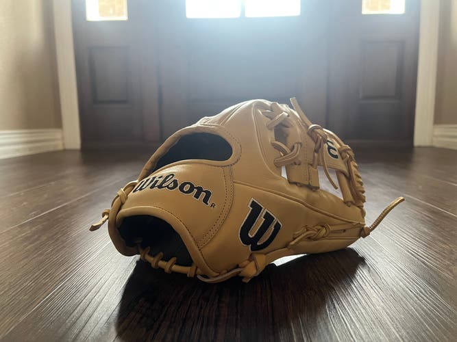 Used like new Wilson A2000 1975 11.75