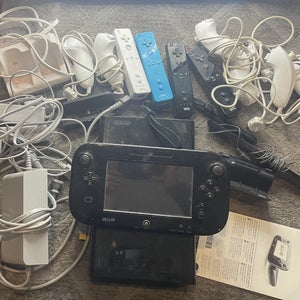 Nintendo Wii U Console w/GamePad Bundle w/4 Wii Controllers + 6 Nunchucks