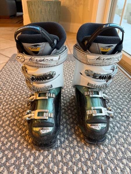 Mondo 22 & 22.5 Women's Nordica Cruise Ski Boots Medium Flex (Used)