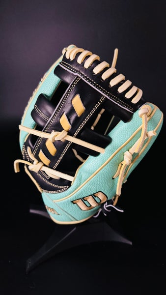 2024 Wilson A2000 RH Infield Baseball Glove 11.5" (New)