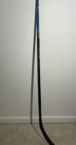 Intermediate Bauer Nexus Sync Right Handed Hockey Stick P28 55 Flex (Used)
