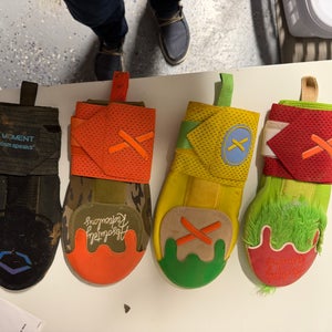 Medium sliding Gloves (Used)