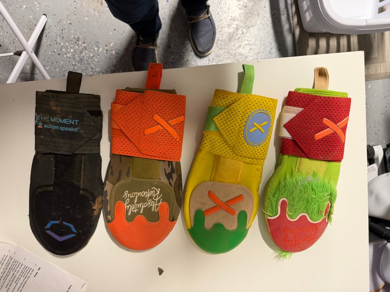 Medium sliding Gloves (Used)