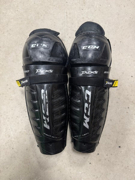 Junior CCM Tacks 9550 Shin Pads 11" (Used)