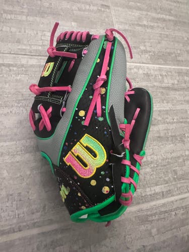 2024 Wilson A2000 1786 RH Infield Baseball Glove 11.5" (New)