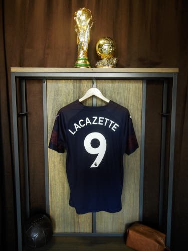 Arsenal 2018/2019 Away Jersey – Lacazette #9 – Medium – Navy & Volt Puma Shirt