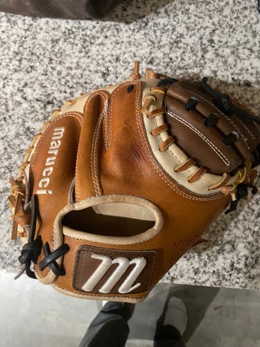 Marucci RH Catcher's Glove 34" (New)