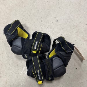 Junior Medium CCM Tacks 9080 Elbow Pads (Used)