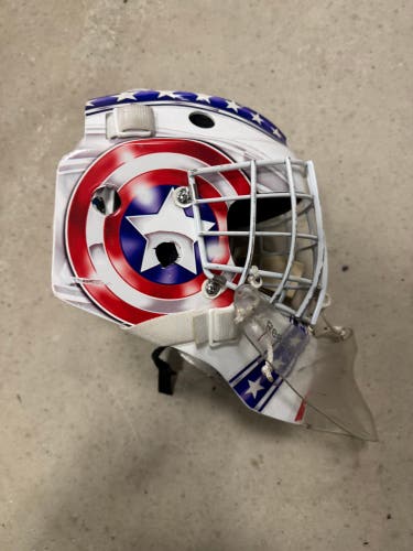 White Junior CCM 9000 Goalie Mask (Used)