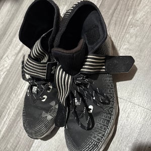 Men's Size M 9.0 (W 10.0) Under Armour High Top (Used)