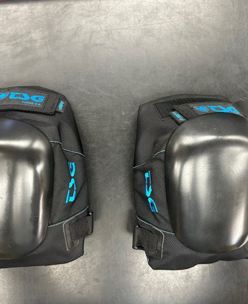 TSG High Performance Skateboarding Knee Guards-Brand new in original packaging