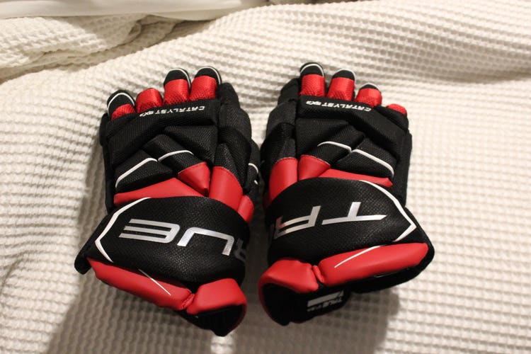True Catalyst 9X3 Gloves 15" (Used)